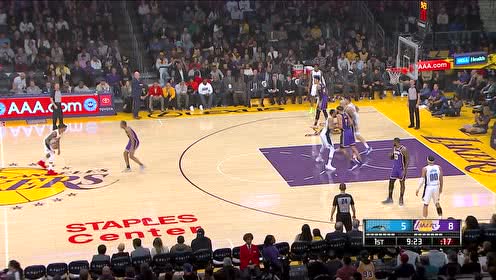 【NBA集錦】狀態(tài)有點(diǎn)小爆炸!  庫茲馬助攻麥基再送雙手暴扣