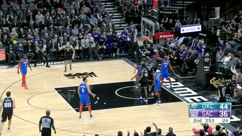 【NBA集錦】北卡黑鷹！巴恩斯無懼對(duì)抗強(qiáng)硬拉桿上籃打進(jìn)