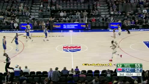 【NBA集錦】雄鹿眾將都看傻了 希爾德伺機而動天外飛仙補籃得手