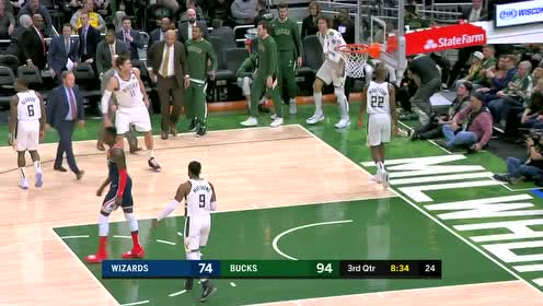 【NBA集锦】一人扛着球队冲 比尔三分线外接球就扔打停雄鹿