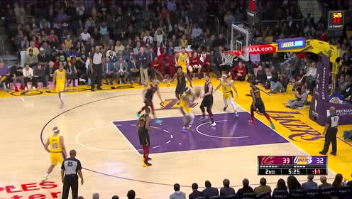 【NBA集錦】魔獸霍華德重回巔峰 這記重扣聲音真嚇人
