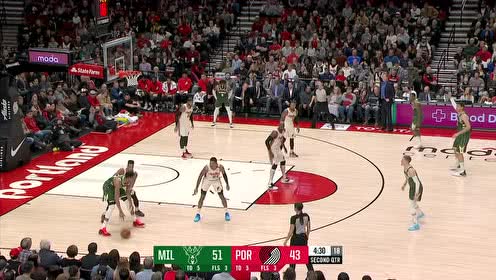 【NBA集錦】惹不起惹不起！字母哥突破上籃利拉德三分回?fù)舨恢v道理