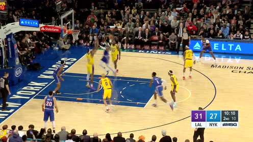【NBA集锦】差点登上年度扣篮! 尼利基纳单臂擎天试图隔扣霍华德失败