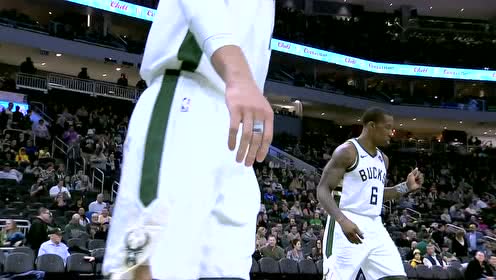 【NBA集锦】比尔猛虎出笼滑翔隔扣大洛佩兹! 嘴炮嘲讽怒吃一T