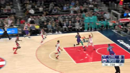【NBA集锦】世间武功唯快不破 罗齐尔漂移滑翔勾手上篮打进