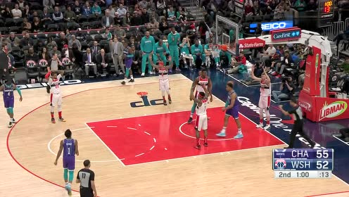 【NBA集锦】真铁血硬汉！华盛顿风驰电掣直杀包围区强硬抛投