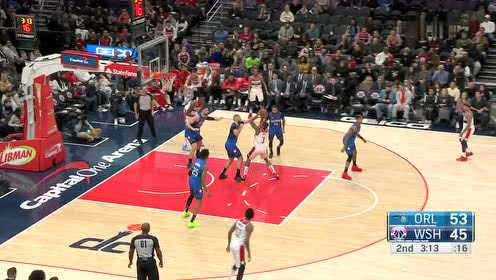 【NBA集錦】一腳油門踩到底 比爾直殺籃下拋投打成2加1
