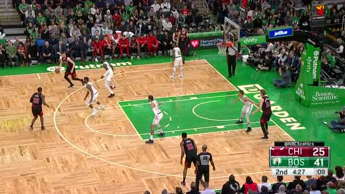 【NBA集锦】这爆发力可见一斑 萨托兰斯基突击禁区双手暴扣