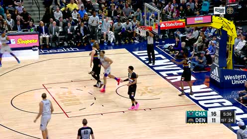 【NBA集锦】这次世界都是你的 华盛顿旱地拔葱双手扣篮