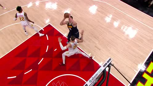 【NBA集錦】不裝了攤牌了！約基奇強(qiáng)硬背打翻身跳投打成2+1