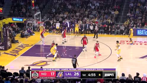【NBA集錦】這球沒算太可惜 老詹中場線超遠壓哨三分被判超時