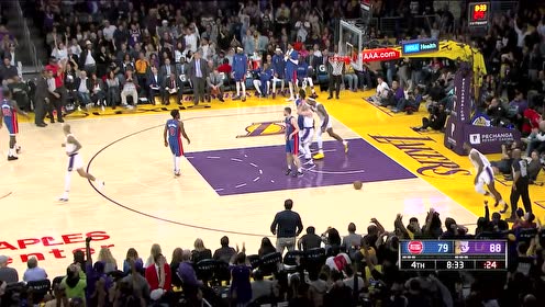 【NBA集錦】是我自作多情？莊神蜜汁發(fā)球卡魯索搶斷炸筐詹皇白跑一趟