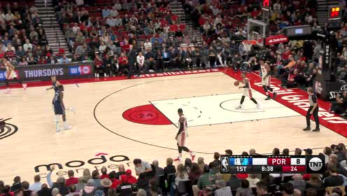 【NBA集锦】你会我也会 利拉德东契奇互飙后撤步三分