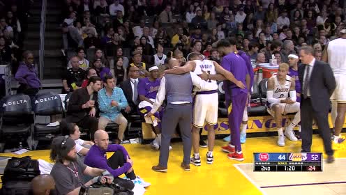 【NBA集錦】再失猛將！布拉德利快攻中意外崴腳看得人心臟直突突