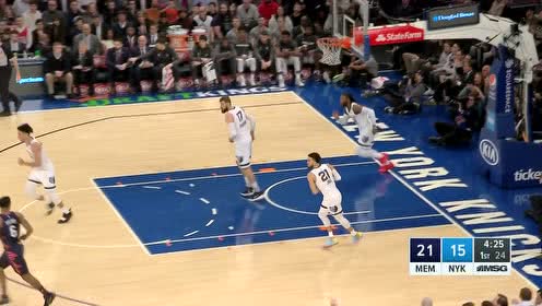 【NBA集锦】抢断反击空接暴扣 罗滨逊快攻推进双臂炸筐