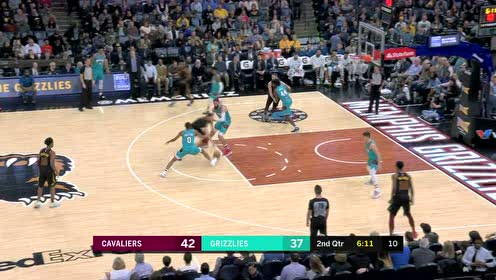 【NBA集錦】怒目金剛又如何 小南斯俯沖突破強(qiáng)勢上籃硬懟瓦蘭丘納斯