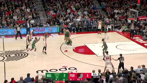 【NBA集錦】真沒有防的必要！利拉德無視追防急停三分刷網(wǎng)而入