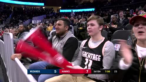 【NBA集錦】面帶殺氣！特雷-楊不講理三分一箭穿心