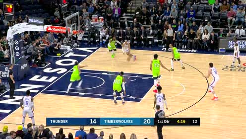 【NBA集錦】貝茲利長驅(qū)直入 禁區(qū)起飛補扣得手