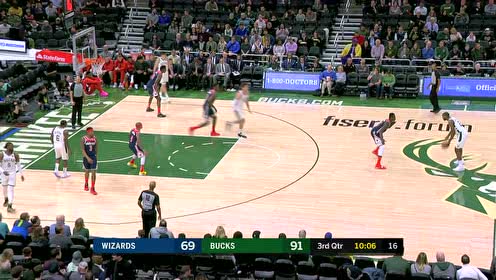【NBA集锦】不用看就知道他在干嘛 米德尔顿三分续上火力不带停的