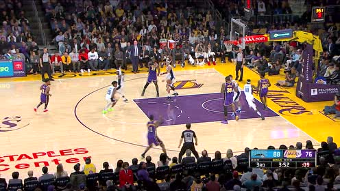 【NBA集錦】詹姆斯強(qiáng)側(cè)與戈登對抗身體 突然助攻波普弱側(cè)飆中三分