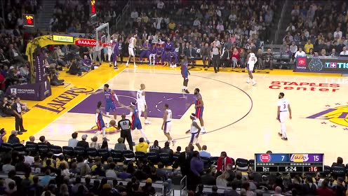 【NBA集錦】波普邊線球眼神一挑 詹姆斯心領(lǐng)神會(huì)平筐空接