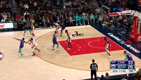 【NBA集锦】你的名字就叫秀 布朗眼疾手快抢断上篮打成2+1
