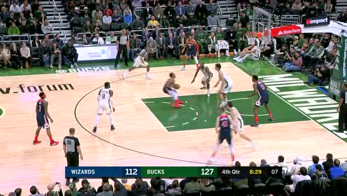 【NBA集锦】篮下吃饼教育前辈 布莱恩特隔扣洛佩兹毫不手软