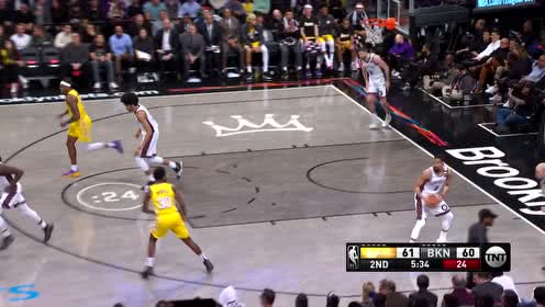 【NBA集锦】传球路线清奇!詹皇迎着普林斯低位妙传霍华德双手暴扣