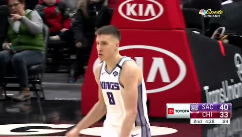 【NBA集锦】福克斯三分线外停球找人 博格丹诺维奇拍马赶到三分命中
