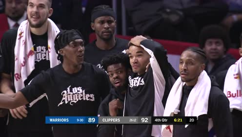 【NBA集锦】替补席一脸不可置信!杰迈克尔格林从天而降一记补扣势大力沉