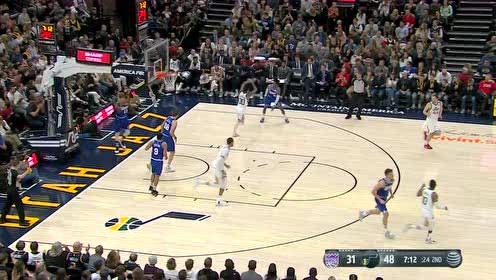 【NBA集锦】没有别的就是硬 尼昂强冲篮下拔地而起失去平衡两分打进