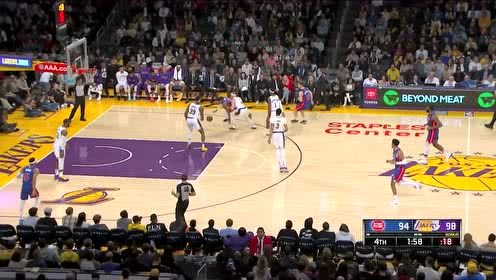 【NBA集錦】巨星間的對話！戴維斯對飆羅斯底角三分你一個(gè)我一個(gè)