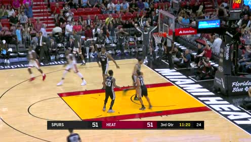 【NBA集锦】纳恩回头望月送妙传 大白淡定三分划破长空