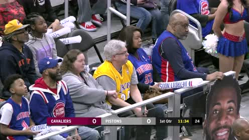 【NBA集錦】全體起立鼓掌 騎士活塞開局互送8秒24秒違例緬懷科比