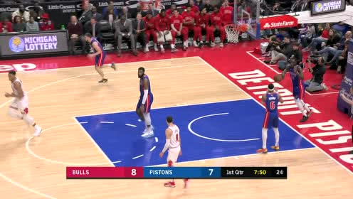 【NBA集錦】這拋投姿勢妙啊 薩托蘭斯基迎著防守騎馬射箭