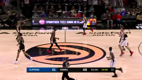 【NBA集錦】路威傳球失誤送大禮 亨特光速反擊上籃得手