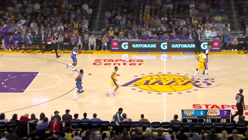 【NBA集锦】手感说来就来 詹姆斯侧翼三分稳稳命中