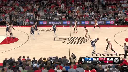 【NBA集锦】这手也太热了 东契奇单打急停三分再次命中