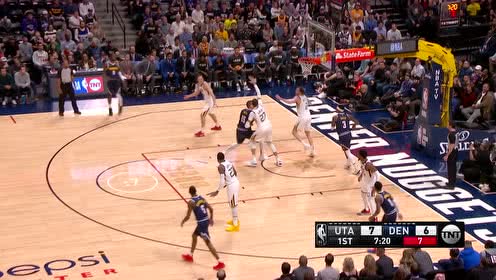【NBA集锦】约基奇正面突破法国铁塔 克雷格觅得良机吃饼打进