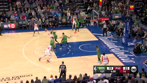 【NBA集锦】塔图姆闪电抢断西蒙斯 大步流星反击暴扣
