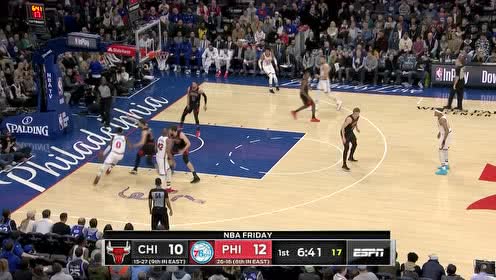 【NBA集锦】又帅又能打!公牛双队草连续两记暴扣打停费城