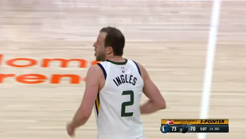 【NBA集锦】博格达干拔三分穿网 小库里飘移甩狙中投还击