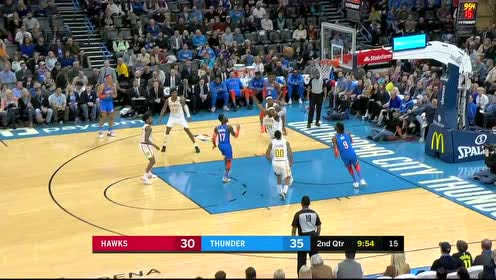 【NBA集錦】配合看得太舒服了！施羅德頭頂妙傳助飛諾埃爾空接劈扣