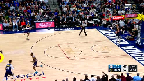 【NBA集锦】一步开外怎么防 莱昂纳德弧顶三分一箭穿心