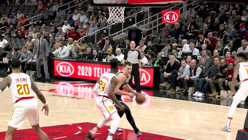 【NBA集錦】這誰頂?shù)米“?約基奇硬懟費(fèi)爾南多拋投打進(jìn)