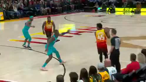 【NBA集錦】米切爾籃下喂餅戈貝爾 旱地拔蔥把球扣進(jìn)