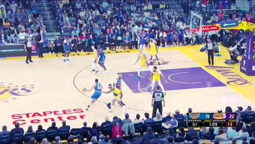 【NBA录像回放】 尼克斯vs湖人第1节 格林助攻麦基空接暴扣
