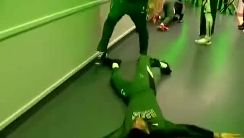【NBA集錦】雄鹿賽前wwe再出新花樣 字母哥蛇形刁手難敵洛佩茲兄弟齊心