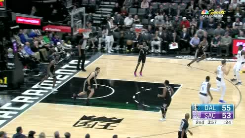 【NBA集錦】這球怎么傳過去的我沒看懂 東契奇神仙長擊地助科勒貝爾暴扣